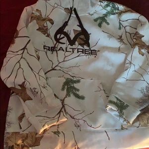 Realtree white winter hoodie ❄️